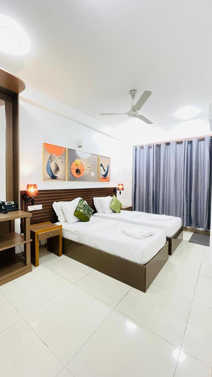 Hs Miracle Grand Hotel ฮุลฮูมาเล ภายนอก รูปภาพ